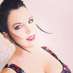 Meet your Posher, Carly